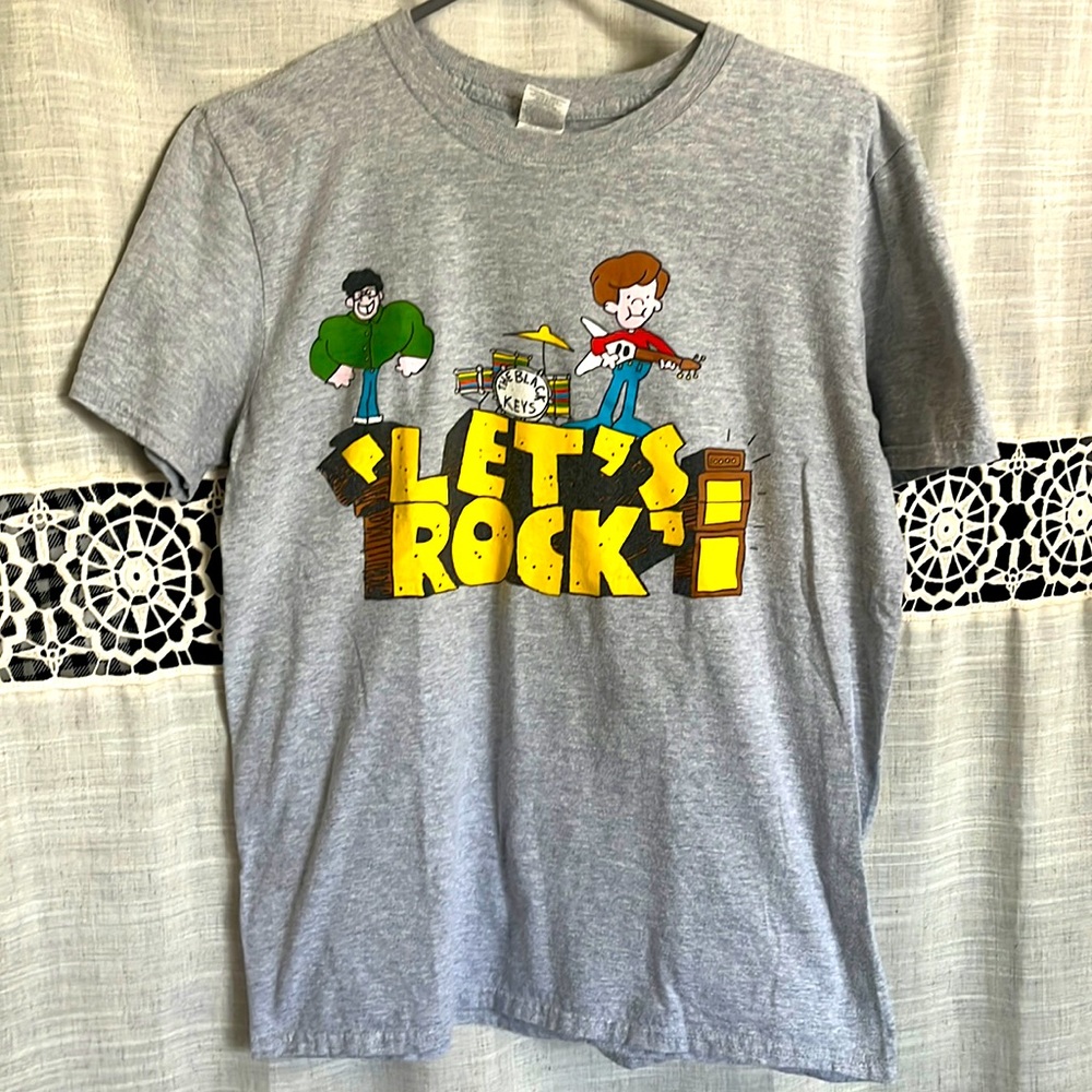 Unisex vintage let’s rock! Medium top.